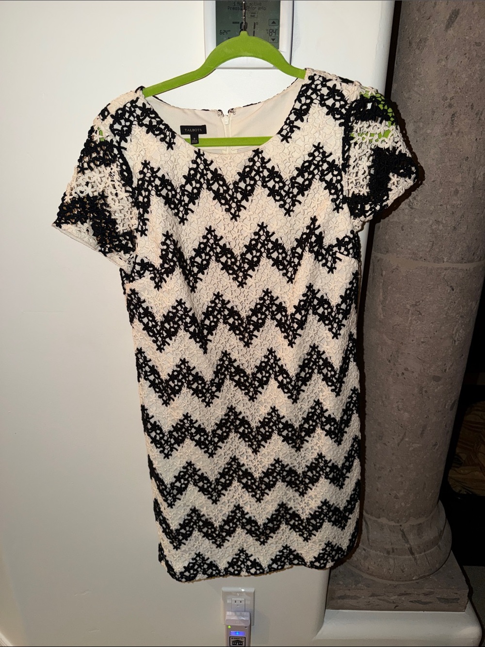 Talbots Black and White Zigzag Lace Shift Dress size 6